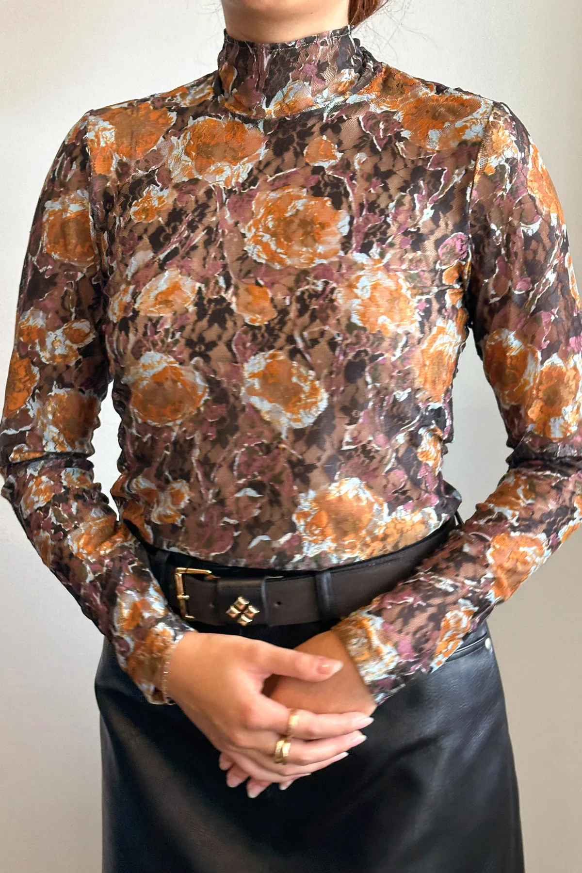 Rosa Turtleneck - Gold Roses