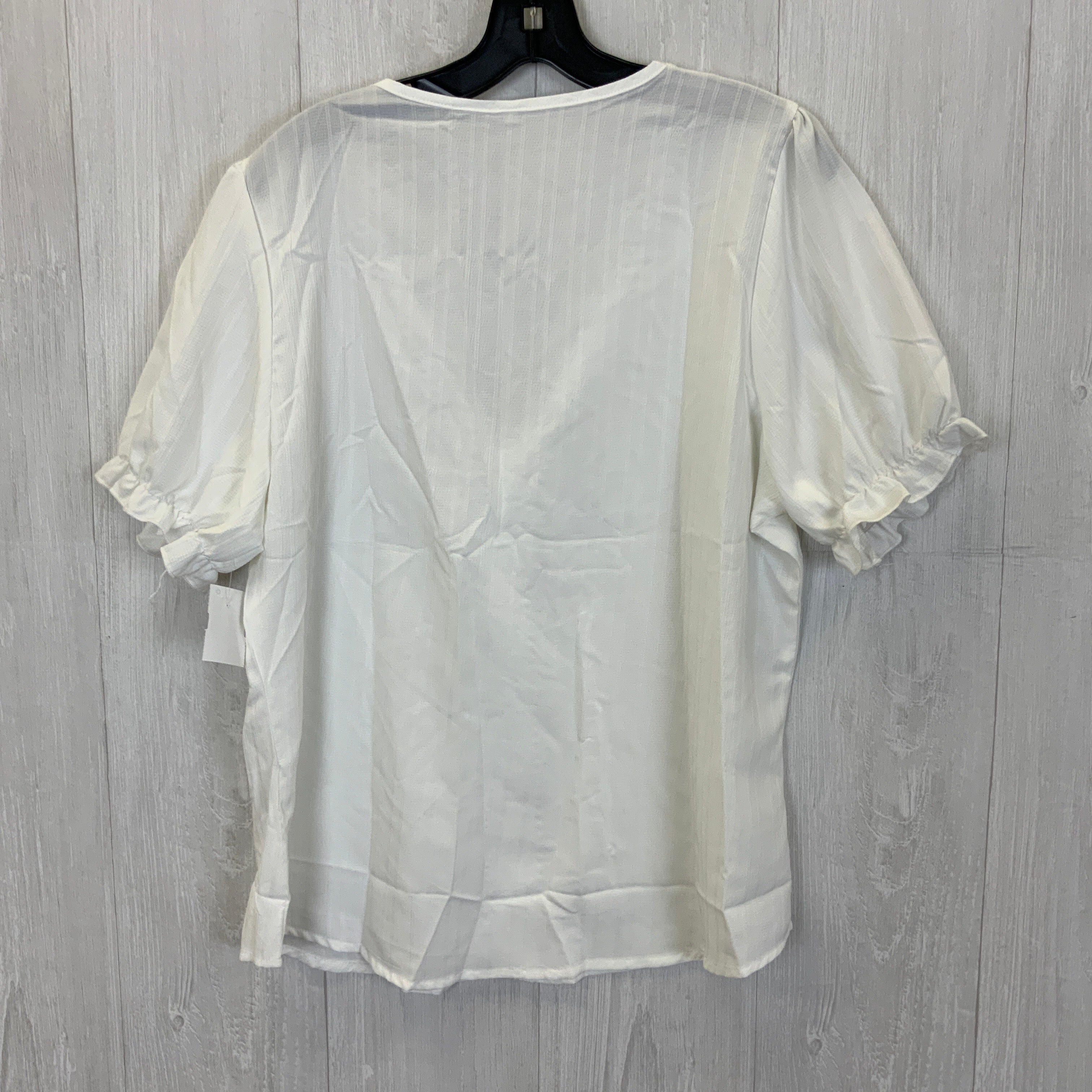 Top Short Sleeve Basic By Clothes Mentor  Size: 2x