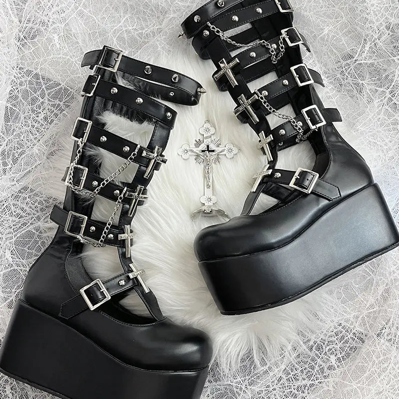 Trendy Misa Cross Boots ON1523